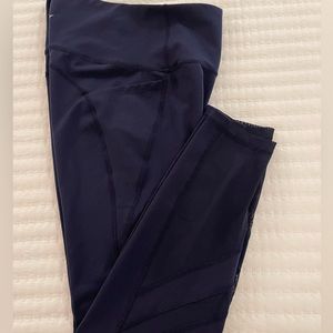 OLD NAVY Women’s Elevate Legging with Side Pockets Size Small - Navy Blue